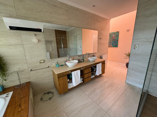 Casa En Venta En Laderas De Chacras
