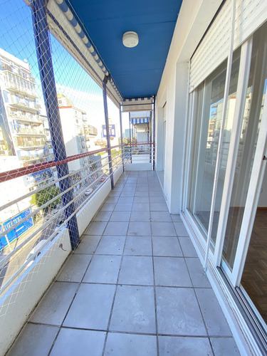 Vicente López S/av Del Libertador 800 Vista Al Río - 3 Amb Con Balcón Piso Alto , Excelente
