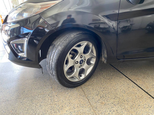 Ford Fiesta 1.6 Titanium. Año 2011. C/gnc