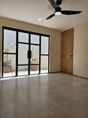 Casa Remodelada De Una Planta En Venta En Conkal.