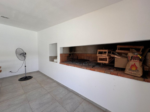 Casa En Housing Con Pileta 3 Dorm Arguello
