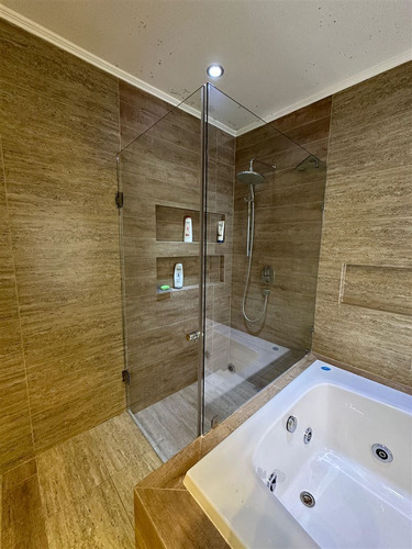 Casa Completamente Remodelada, Inmejorable Ubicación