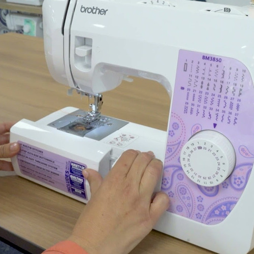 Máquina de coser recta Brother BM3850 portable blanca 220V
