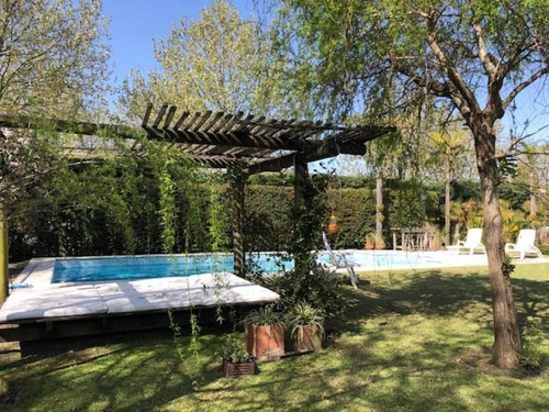Imagen 2 de 30 de Santa Mara De Tigre- Venta Excelente Casa Con 1900 Mts De Jardín En Excluisividad.