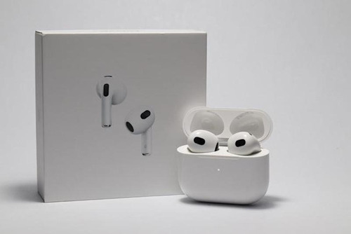 Imagen 2 de 5 de Audífonos Bluetooth Apple AirPods 3era Generación - Usado