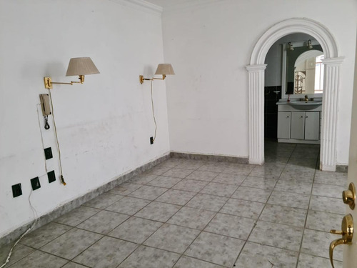 Imagen 4 de 14 de Casa Ideal Para Oficina En Venta En Carretas Qro