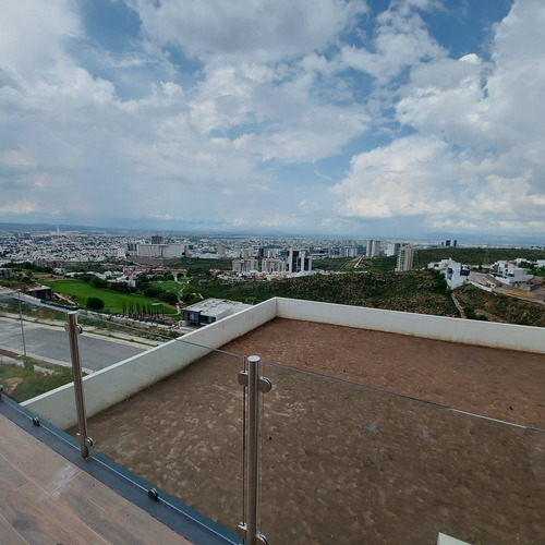 Imagen 8 de 22 de Alberca Y Amplio Jardin Con Vista En El Club De Golf