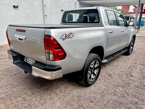 Imagen 4 de 11 de Toyota Hilux 2020 2.8 Cd Srx 177cv 4x4 At