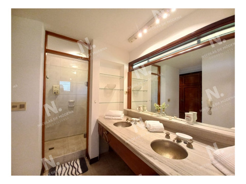 Imagen 8 de 30 de Vende Y Alquila Gran Casa De 5 Dormitorios En Playa Mansa, Punta Del Este