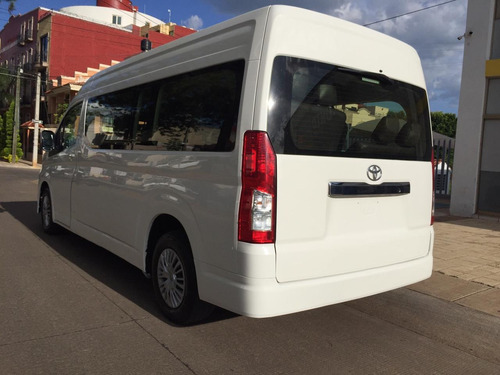 Imagen 4 de 10 de Toyota Hiace 2020 2.7 Bus 15 Pas Mt