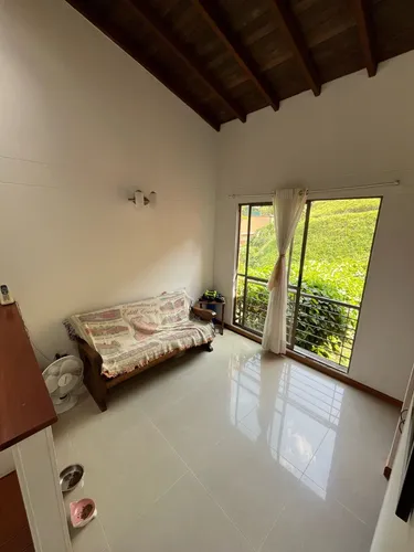 Casa De Dos Niveles En Envigado