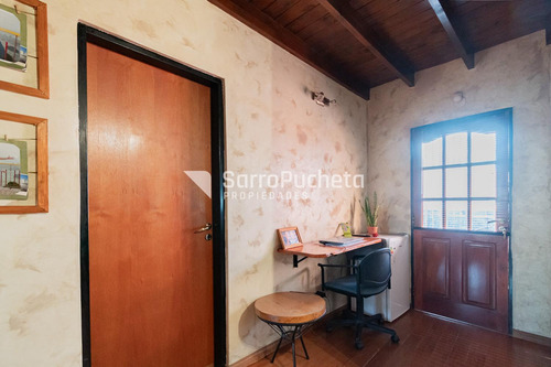 Venta Triplex 5 Ambientes Con Patio Y Cochera En Castelar.