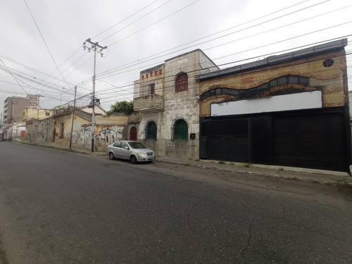 Imagen 27 de 30 de Local En Alquiler En El Centro De Barquisimeto, Carrera 18, Pie De Calle, Via Transitable, Código Flex 23-24114, Dds, 29/03