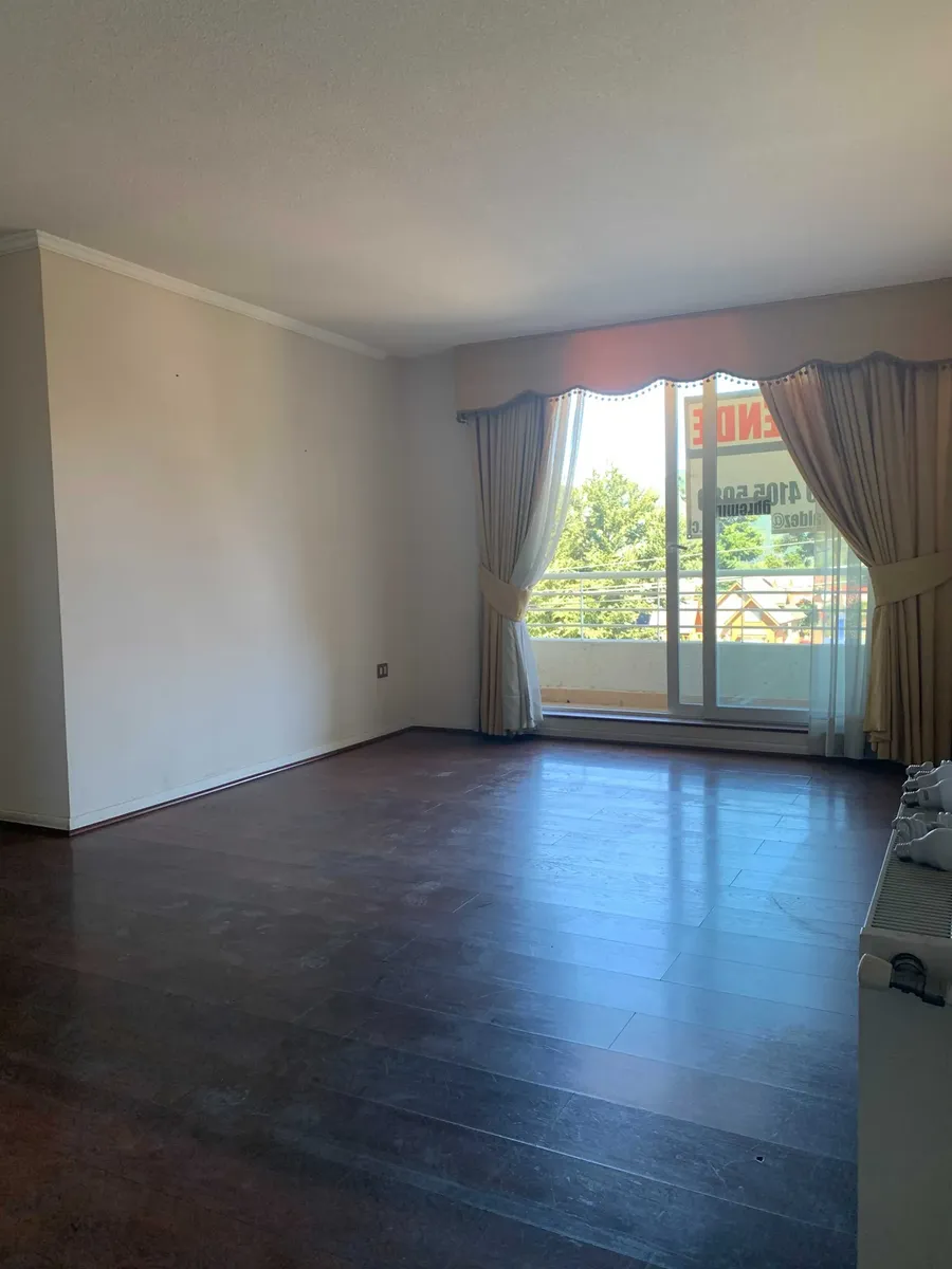 Imagen 3 de 26 de Vende Amplio Departamento Calle Manantiales (151096)