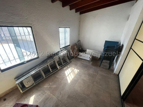 Imagen 24 de 27 de Casa En Venta En Valles De Camoruco Valencia 22-15578 Gerardo Guillén Rentahouse