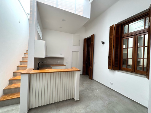 Venta Casa Departamento De Pasillo De Dos Dormitorios Rosario Centro