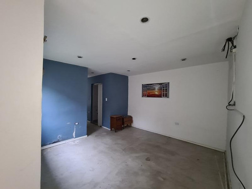 Imagen 17 de 22 de Casa 5 Ambientes Con Parque Y Entrada Para Autos