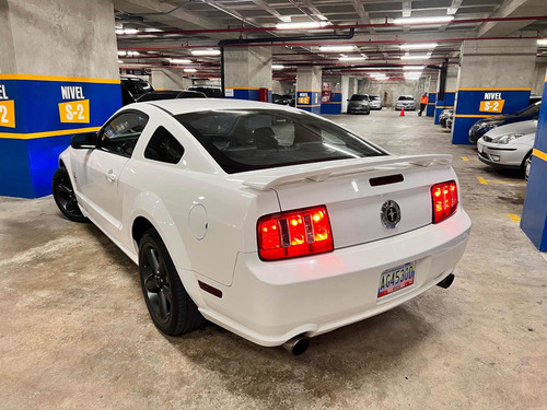 Imagen 4 de 13 de Ford Mustang Gt