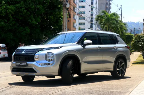 Mitsubishi All New Outlander 2.5l 4x4. Eo