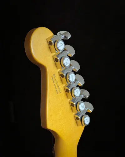 21995 Pix)american Ultra Luxe Vintage '60s Stratocaster® I