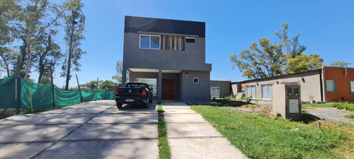 Alvarez Del Bosque Casa Duplex A Estrenar  Barrio Moreno Francisco Alvarez