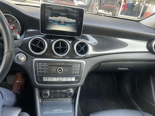 Mercedes-Benz Clase CLA 1.6 200 Cgi Sport At