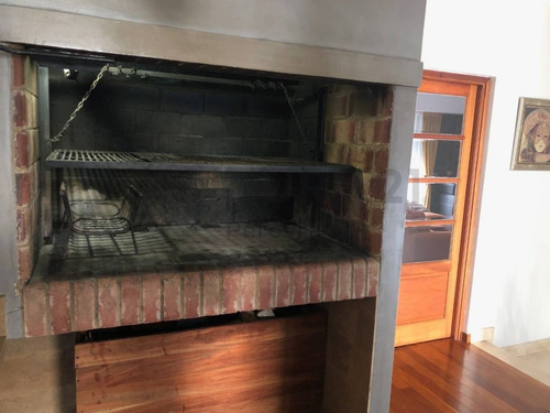 Imagen 17 de 30 de 58 Entre 12 Y 13. Penthouse 5 Dormitorios En Venta, La Plata.-