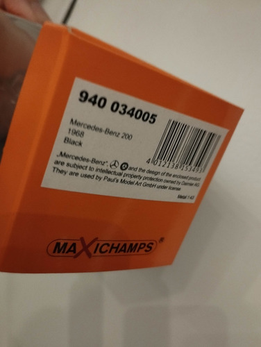 Mercedes W 114 W 115 A Escala Colección Maxichamps 11cm