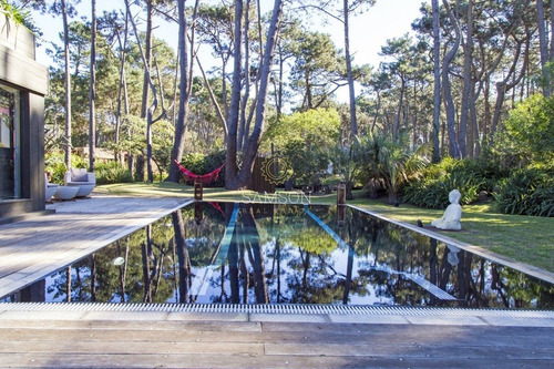 Laguna Blanca Casa De 4 Dormitorio En Venta Manantiales Punta Del Este- Ref: 74