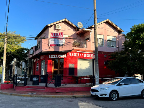 Inversión Estratégica En Esquina Comercial: Local Y Departamento En El Centro De La Ciudad