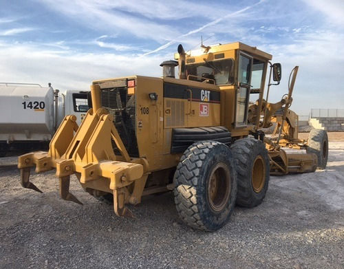Imagen 3 de 14 de Motoconformadora Caterpillar 140 H_año 2005