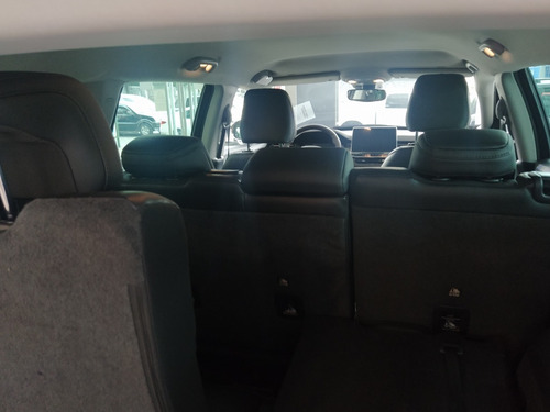 Imagen 10 de 22 de Jeep Commander Limited 1.3 T270 4x2 Nafta Okm 2023