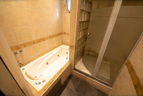 Imagen 10 de 30 de Venta Casa De 3 Dormitorios, 3 Baños Y 2 Cocheras
