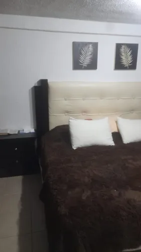 Hermosa Casa Dúplex Recién Renovada Con 4 Recamaras, Amplios Espacios Y Excelente Equipamiento