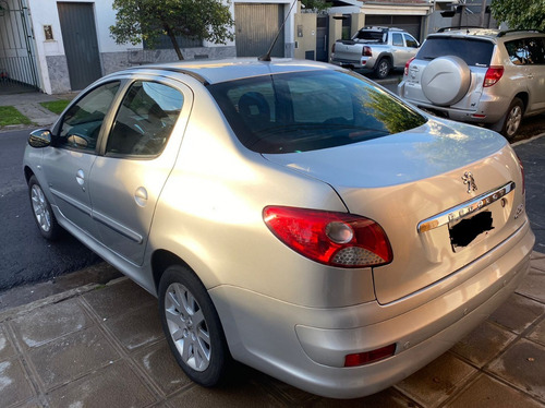 Imagen 4 de 15 de Peugeot 207 Sedán 1.4 Hdi Feline