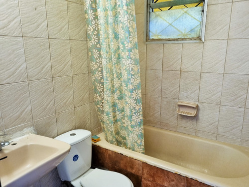 Casa En Primo De Rivera, Metro Santiago De Bueras