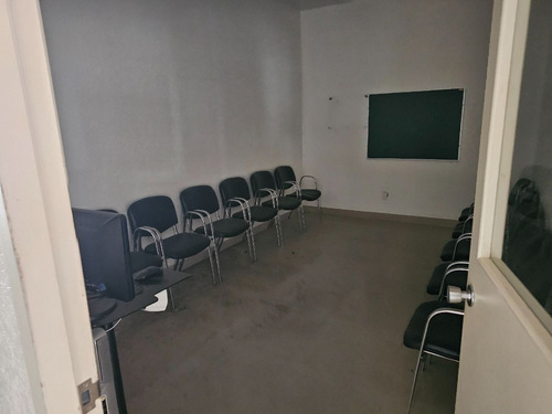 Local Comercial Acondicionado Para Escuela O Consultorios En Garza Sada