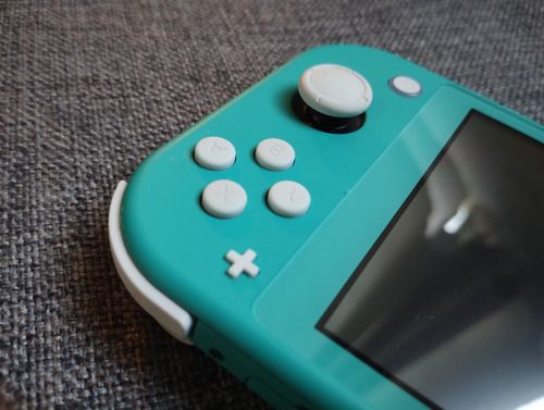 Switch Lite Turquesa Seminueva + Mica Cristal Templado Turquesa (Usado)