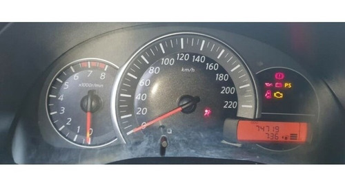 Imagem 6 de 8 de Nissan March 1.0 12v Flex 5p