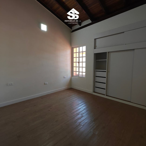 Se Vende Hermosa Casa En Urb. Aramagua Country - Maracay