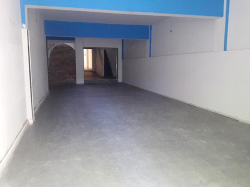 Local    Deposito - Pichincha 300m2    100 M2 Entrepiso