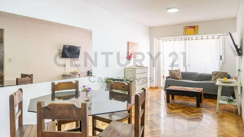 Imagen 2 de 21 de Departamento 3 Ambientes Con Dependencia 4to Piso Al Frente Con Balcon