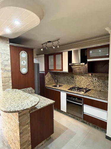 Apartamento En Mañongo Residencias Trébol Plaza Mar - Dlp