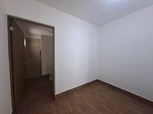Casa En Venta En Circuito Cerrado Con Alberca