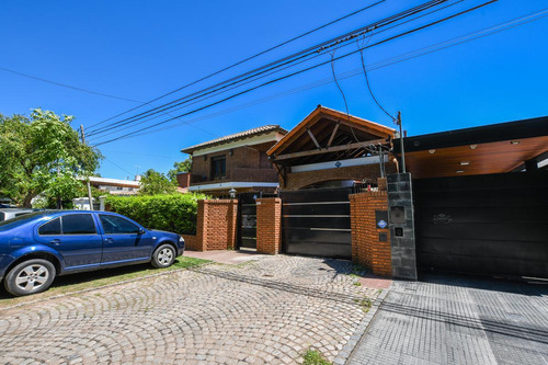 Casa De 4 Dormitorios  -  Pileta - Fisherton - Rosario