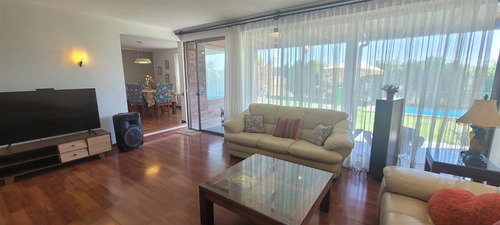 Casa En Venta De 6 Dorm. Colegio Dunalastair Peñalolen
