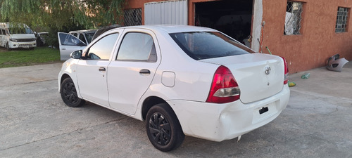Toyota Etios Sedan Año 2018 Chocado Por Partes