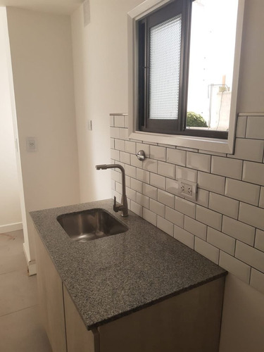 Imagen 9 de 10 de Venta Depto 2 Amb A La Calle Zona Plaza Mitre