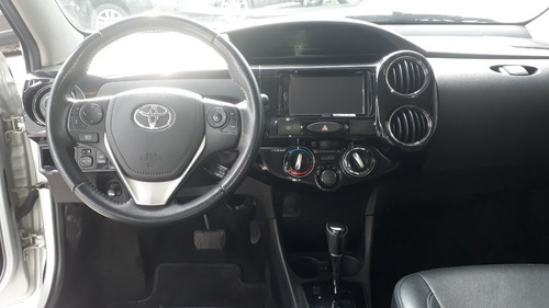 Imagem 6 de 9 de Toyota Etios Sedan Platinun 1.5 Aut 2018 Prata