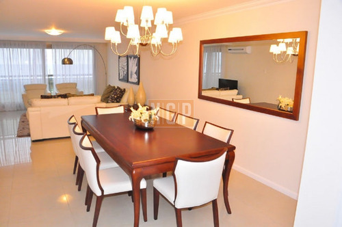Imagen 9 de 30 de Apartamento En Brava, 3 Dormitorios